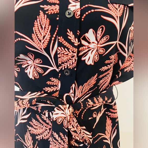 Sleeveless button up floral dress with belt - Picture 4 of 4